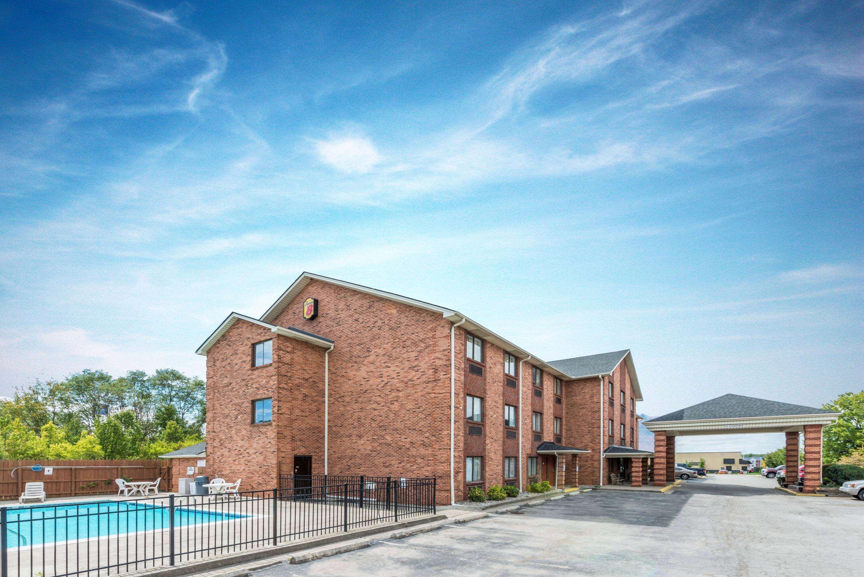 Super 8 By Wyndham Georgetown Hotel Exterior photo